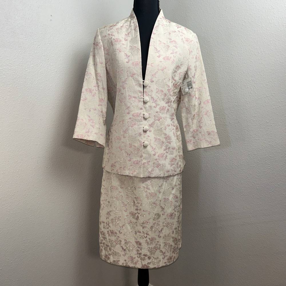 New Jaclyn Smith Skirt Suit Set Woman's Top 8 Bottom 10 Shimmer Pink Floral